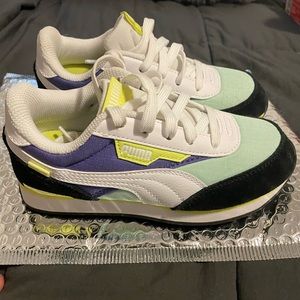 Girls Puma sneakers